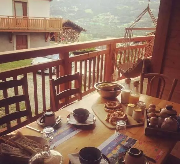 ベッドアンドブレックファースト Chantemerle 1741, Chambres D Hôtes à La Montagne