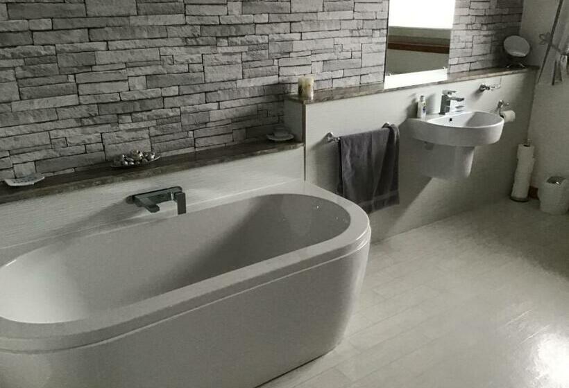 Bed and Breakfast Lathamor