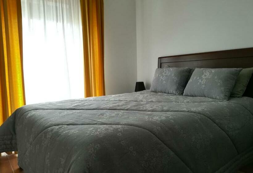 تختخواب و صبحانه Vina S Place