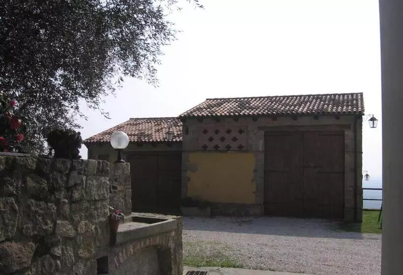ホテル Il Castagneto