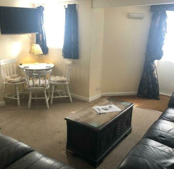 בית מלון כפרי The Mayfair