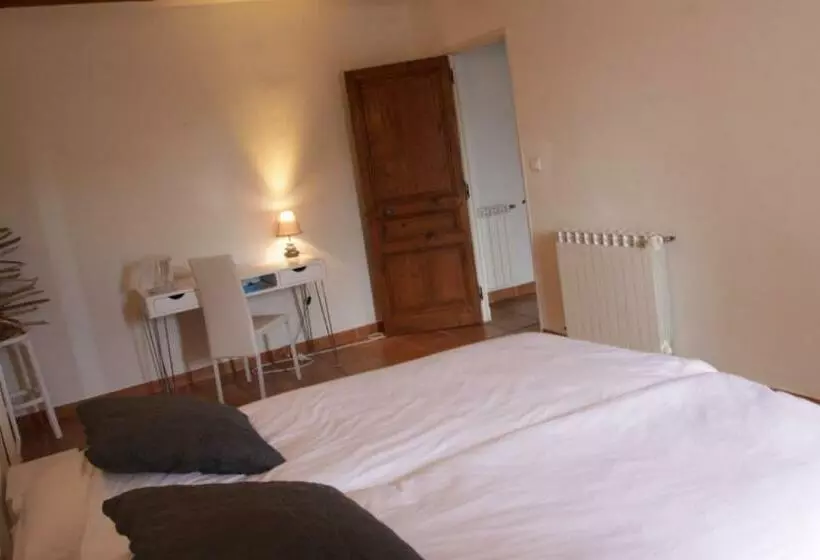 Profitez Des Fêtes De Fin D Année En Louant  Pegau B&b   Châteauneuf Du Pape