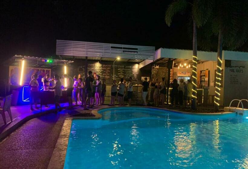 Resort Blanco Hideout Railay   Youth Hostel 18 To 35 Only