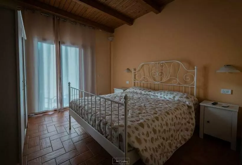 ベッドアンドブレックファースト Agriturismo Country Casale Rufo