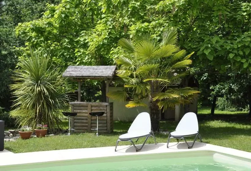 Aamiaismajoitus (B&B) L Escale Dordogne