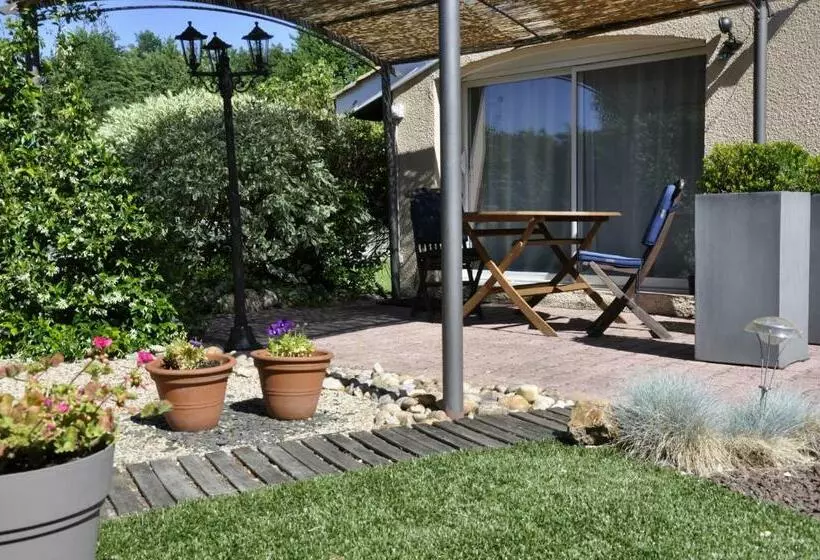 Aamiaismajoitus (B&B) L Escale Dordogne