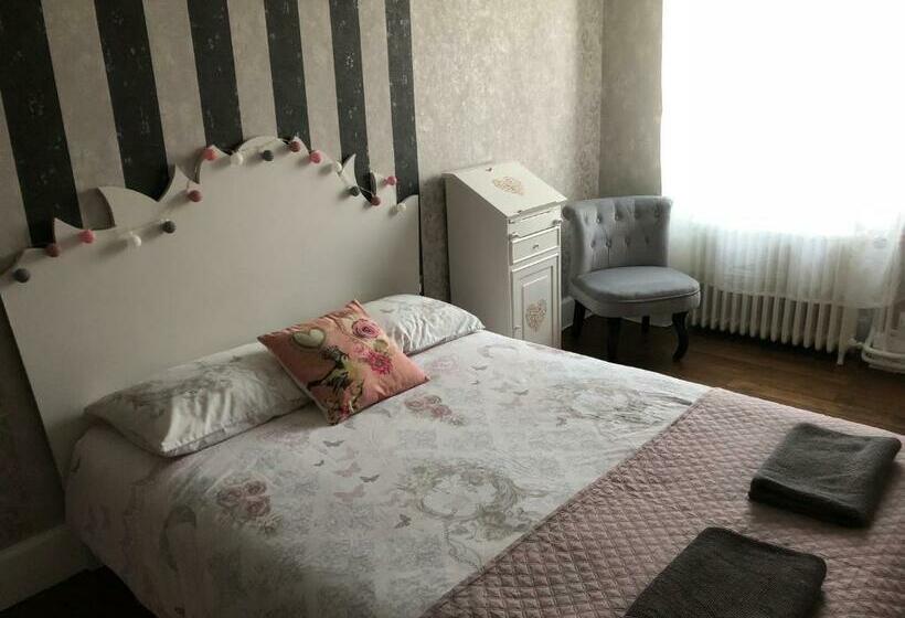 مبيت وإفطار Les Thiausères