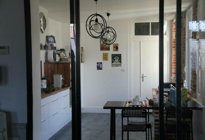 مبيت وإفطار Les Thiausères