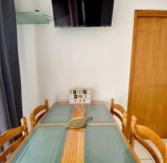 مبيت وإفطار Les Thiausères