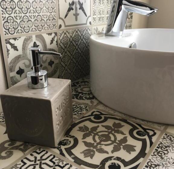 مبيت وإفطار Les Thiausères