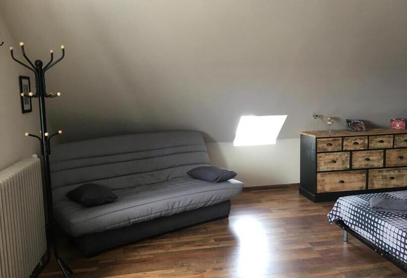 مبيت وإفطار Les Thiausères