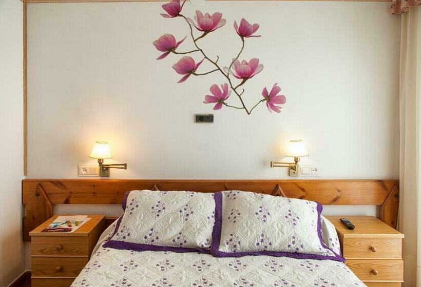 هتل La Casa Del Abuelo