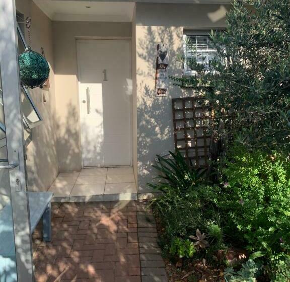 پانسیون Sharwood Place