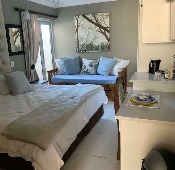 پانسیون Sharwood Place