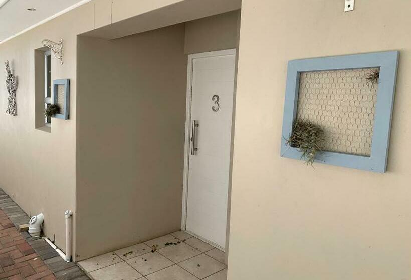 پانسیون Sharwood Place