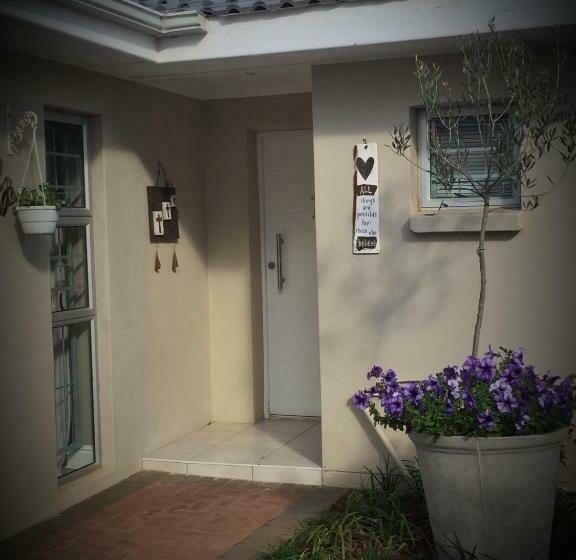 پانسیون Sharwood Place