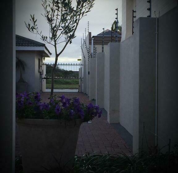 پانسیون Sharwood Place