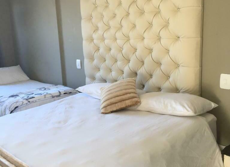 پانسیون Sharwood Place