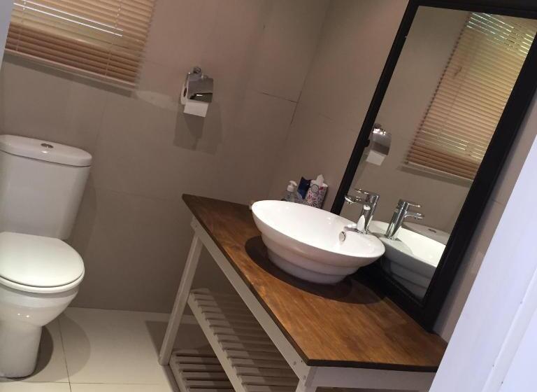 پانسیون Sharwood Place