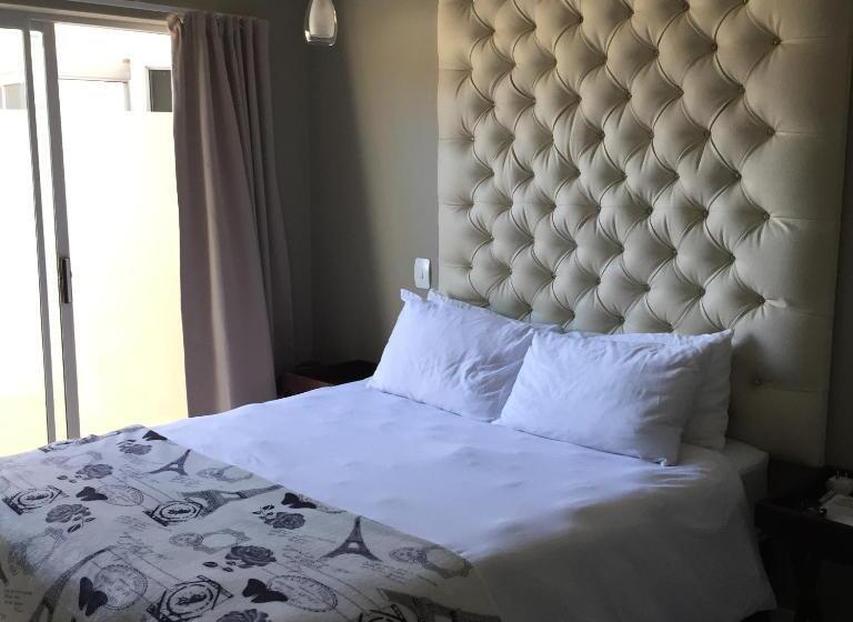 پانسیون Sharwood Place