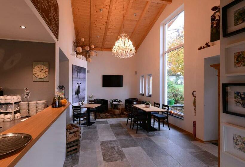 مبيت وإفطار Am Paradies