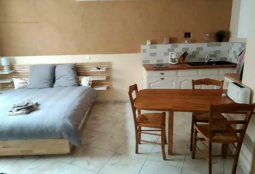 Aamiaismajoitus (B&B) Au Coeur De Montastruc La Conseillère   Chambres D Hôtes