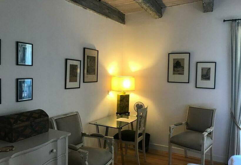 Bed and Breakfast Manoir De Rieuzal