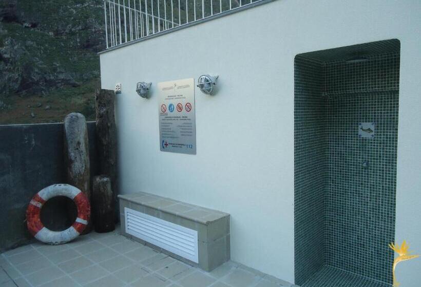 هتل A Casa Estrelícia Dourada Garcês