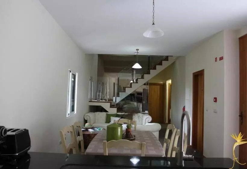 ホテル A Casa Estrelícia Dourada Garcês