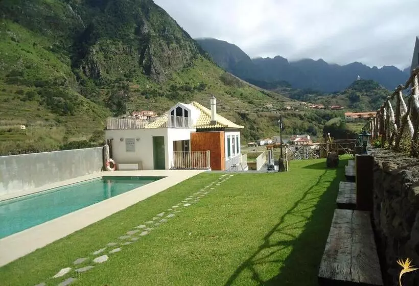 ホテル A Casa Estrelícia Dourada Garcês