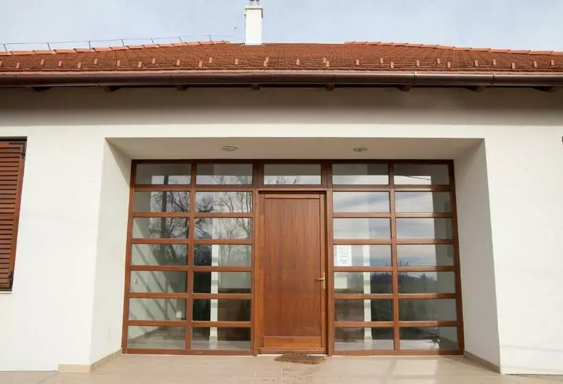 ペンション Kakasszéki Vendégház