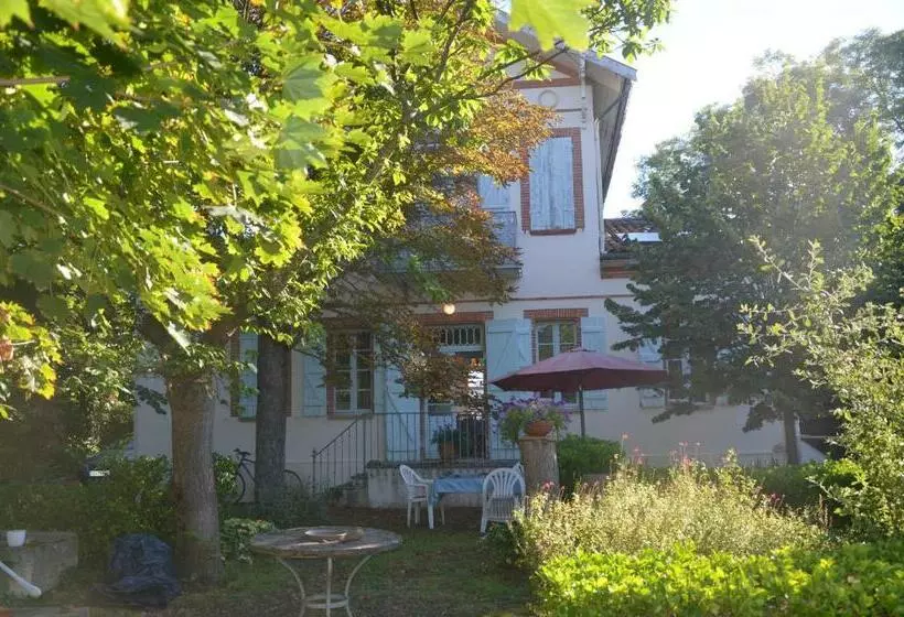 پانسیون Villa Lea