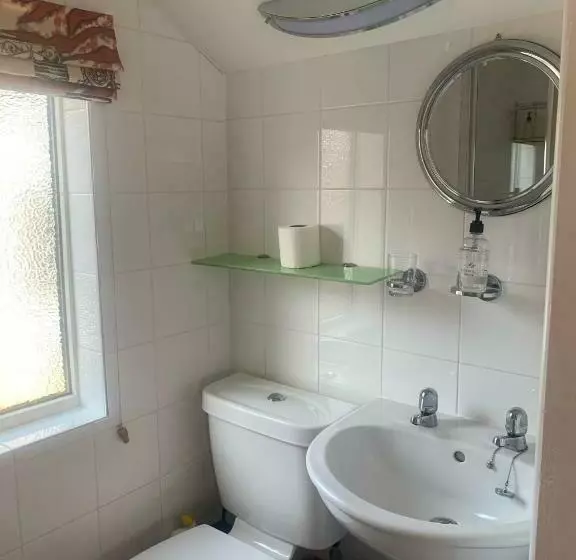 Retkeilymaja Two Sawyers