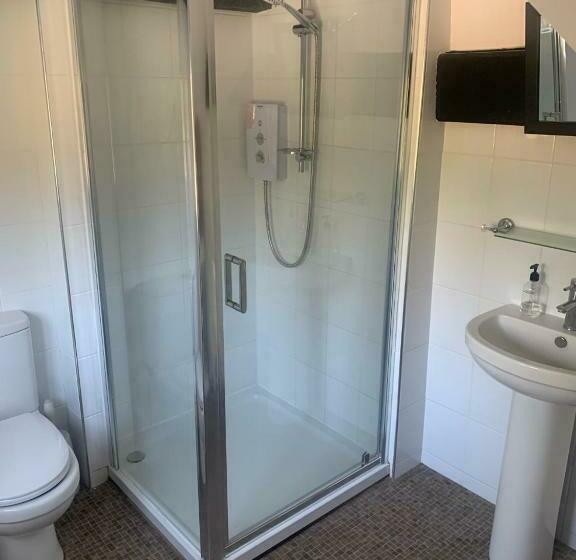 הוסטל Two Sawyers