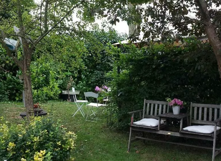 B&b Aan De Limes In Maurik
