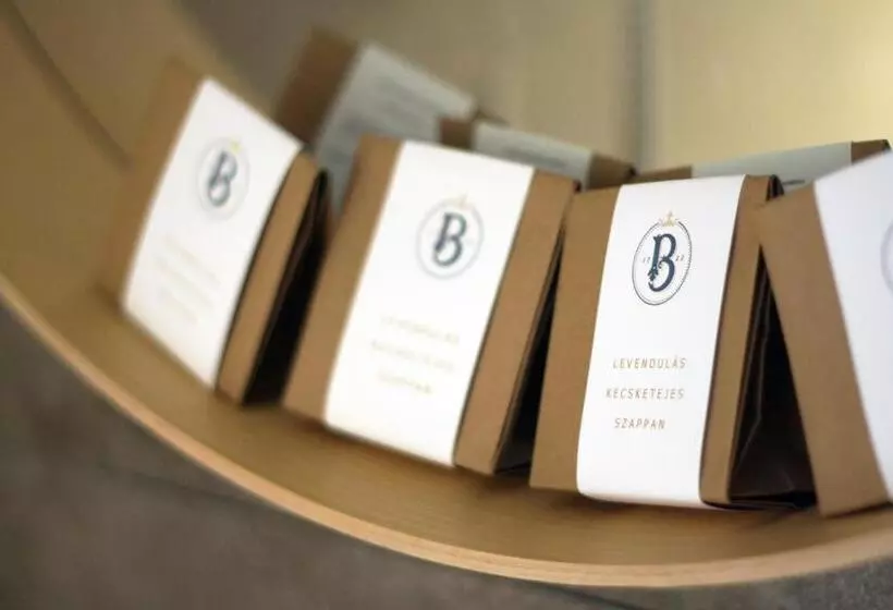 ベッドアンドブレックファースト Bagolyvár Fogadó  újfalusy Márton Vendégház