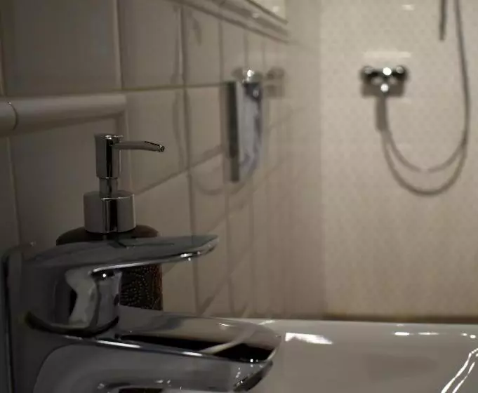 ベッドアンドブレックファースト Bagolyvár Fogadó  újfalusy Márton Vendégház