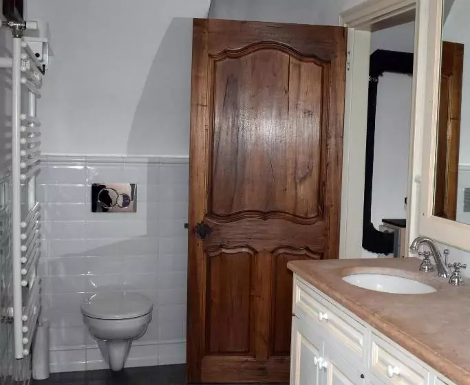 ベッドアンドブレックファースト Bagolyvár Fogadó  újfalusy Márton Vendégház