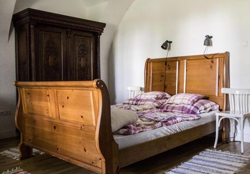 Bed and Breakfast Bagolyvár Fogadó  újfalusy Márton Vendégház