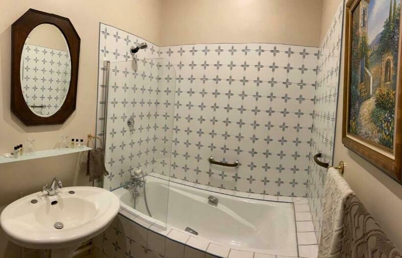 تختخواب و صبحانه Le Castel Ecossais