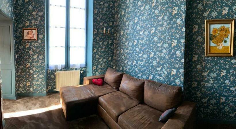 تختخواب و صبحانه Le Castel Ecossais