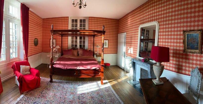 تختخواب و صبحانه Le Castel Ecossais