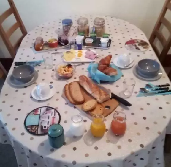 ベッドアンドブレックファースト Le Vieux Logis