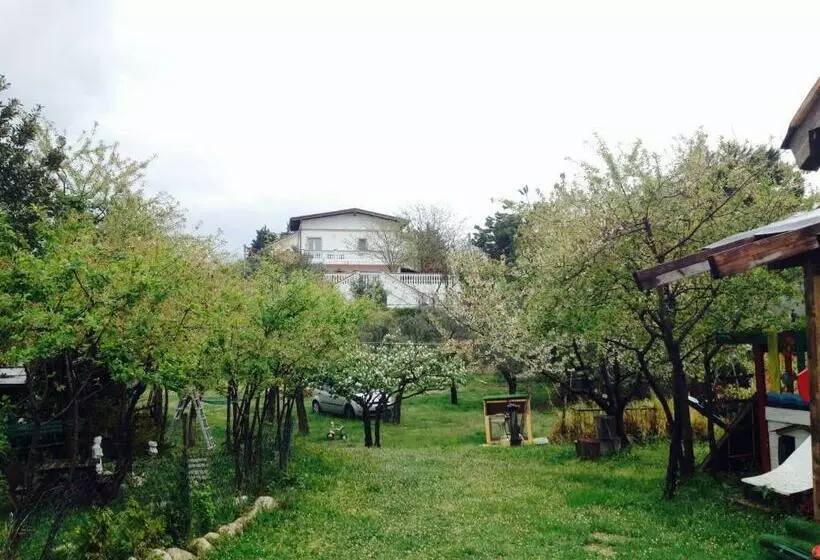 تختخواب و صبحانه Via Col Vento