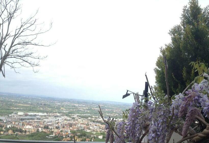 تختخواب و صبحانه Via Col Vento