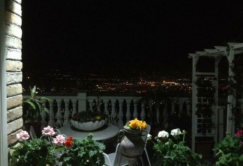 تختخواب و صبحانه Via Col Vento