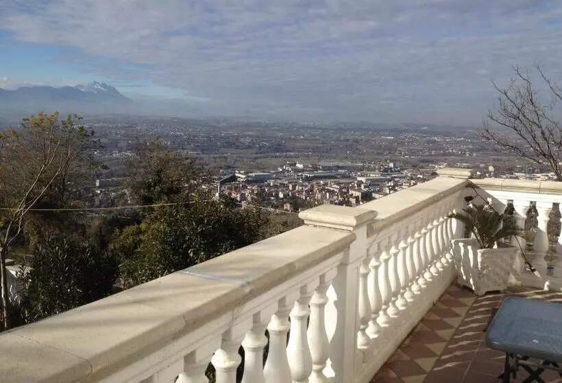 تختخواب و صبحانه Via Col Vento