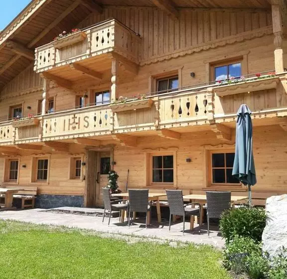 Hotelli Bio Bauernhof Hatzbauer
