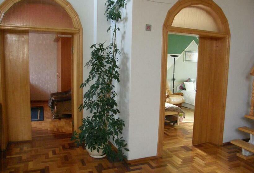 پانسیون Home For Guests Lakštingala