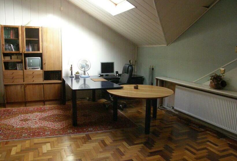 پانسیون Home For Guests Lakštingala